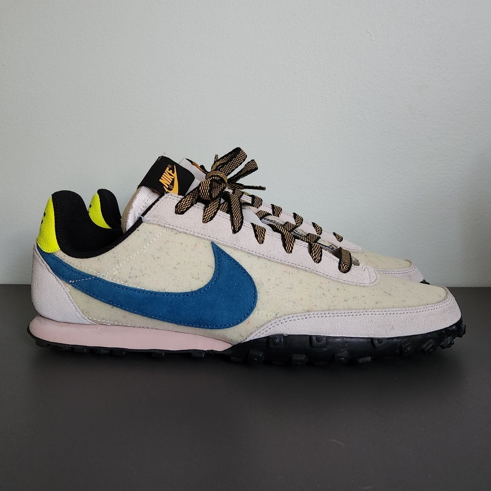 Nike Men's Cream and Blue Sneakers with Yellow Accents